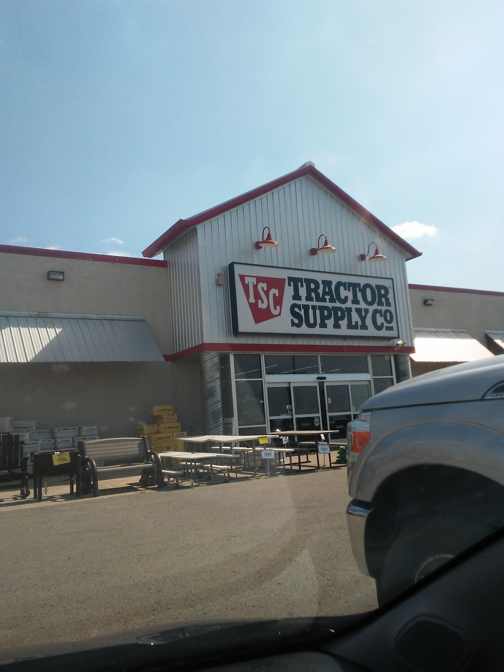 Tractor Supply Co. | 140 West 161st St S, Glenpool, OK 74033 | Phone: (918) 322-3377