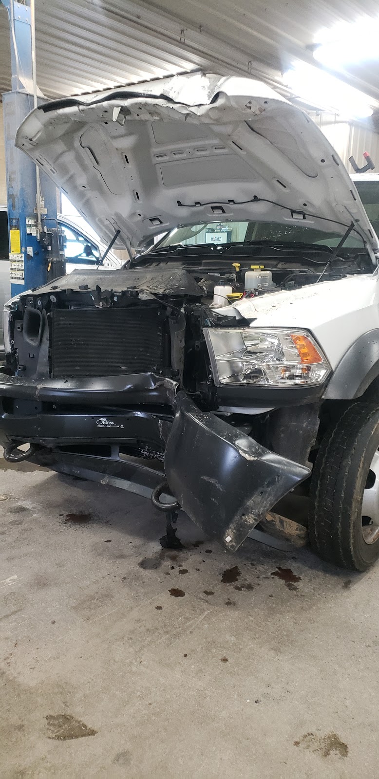 Jims Auto & Body Shop | 128 E 10th St, Connersville, IN 47331, USA | Phone: (765) 827-1534