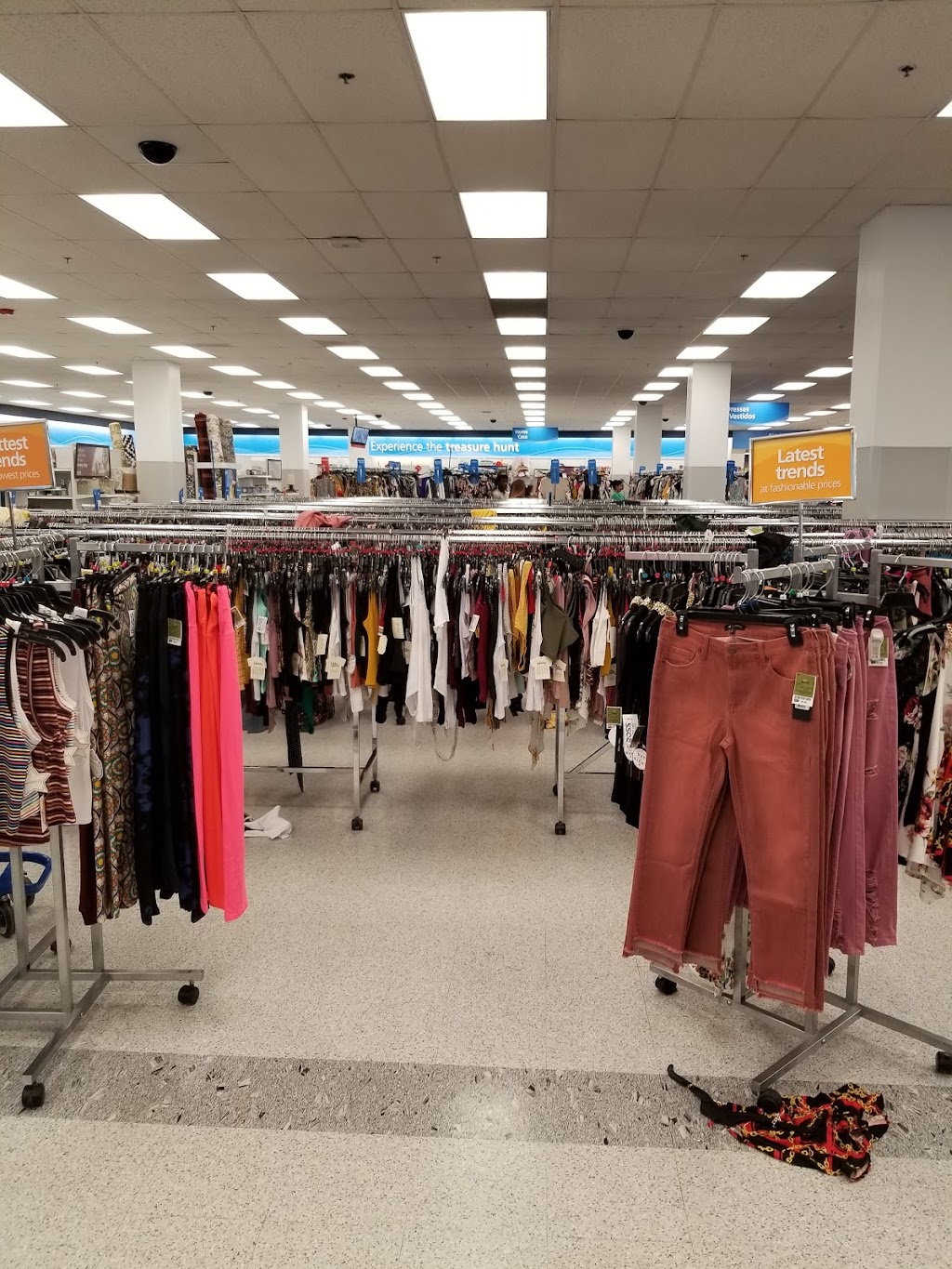 Ross Dress for Less | 1751 W Bethany Home Rd, Phoenix, AZ 85015, USA | Phone: (602) 544-0338