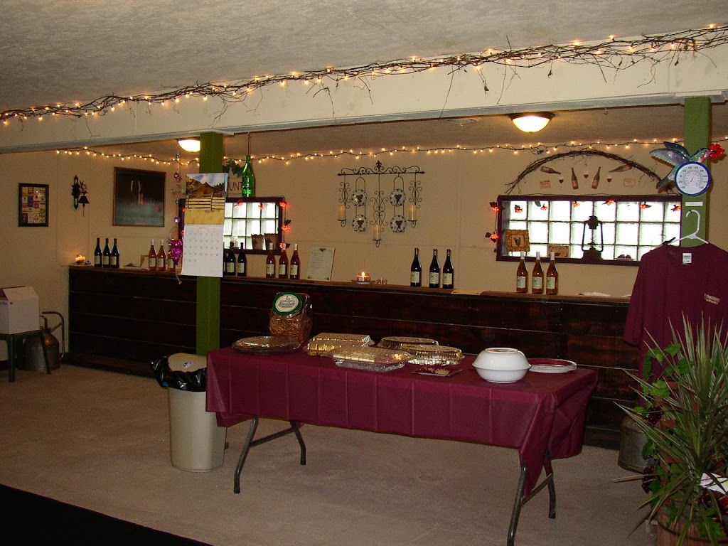 Hummingbird Hills Winery | 1442 Burtonville Rd, Fultonville, NY 12072, USA | Phone: (518) 875-6919