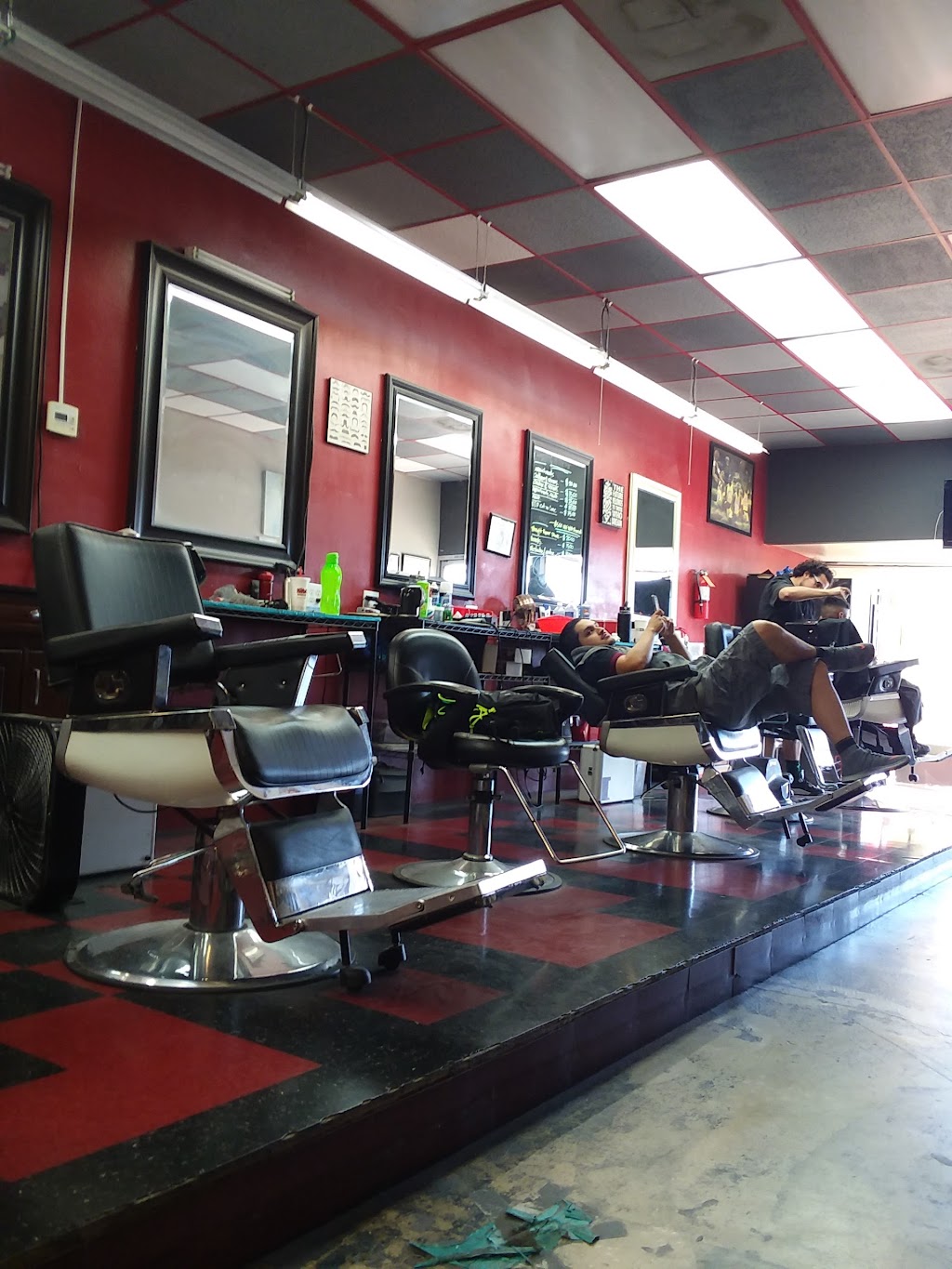 Icon Barber Shop | 17023 Chatsworth St, Granada Hills, CA 91344, USA | Phone: (818) 832-0202