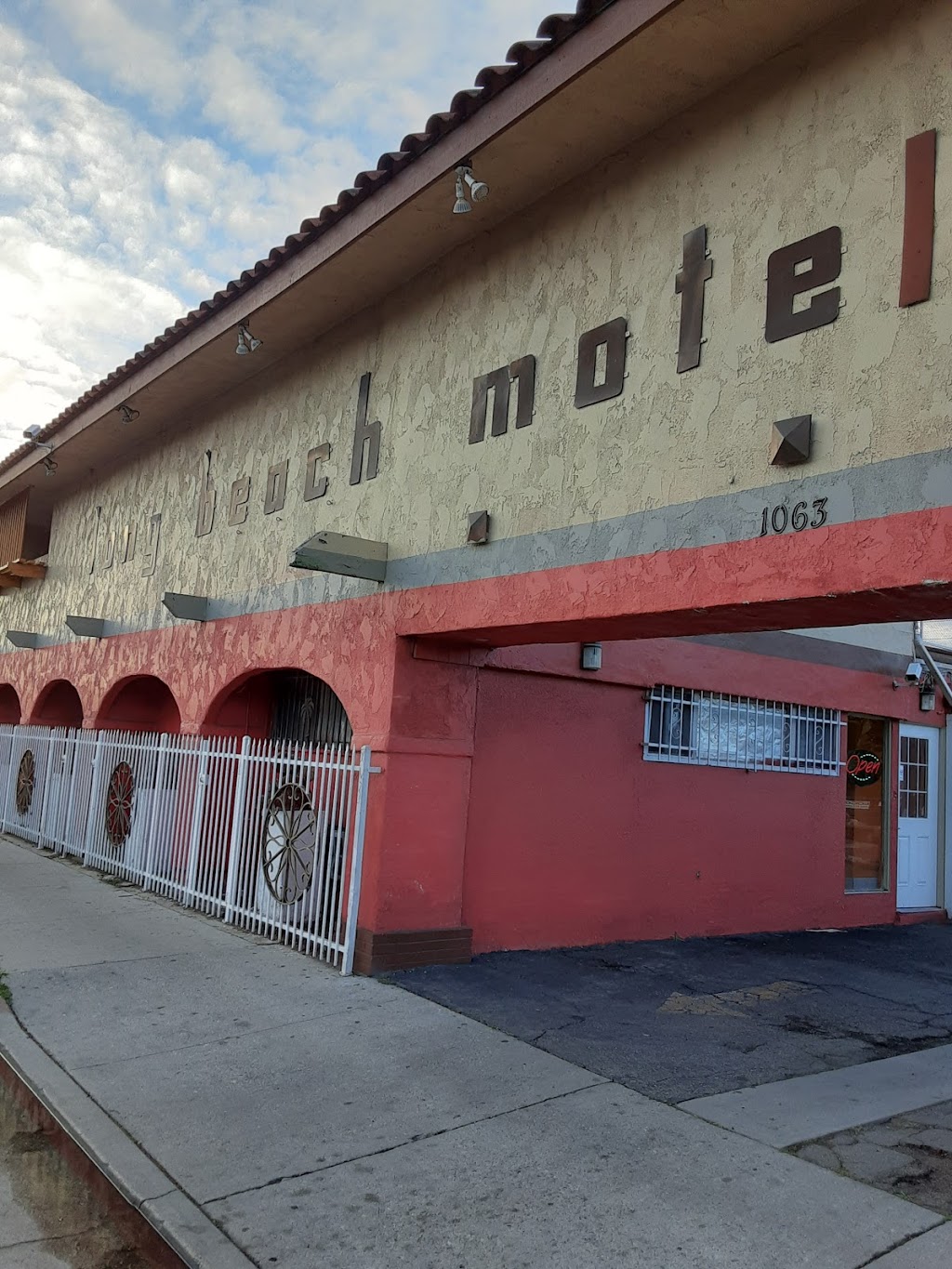 Long Beach Motel | 1063 E 7th St, Long Beach, CA 90813, USA | Phone: (562) 218-4548