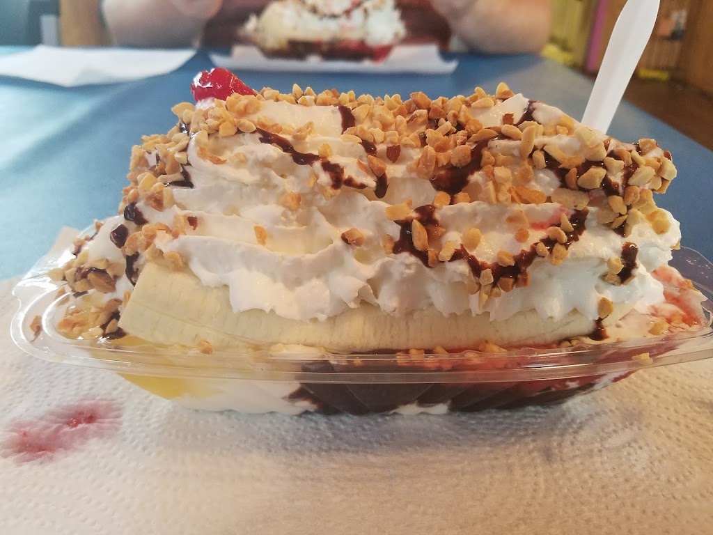 Whippy-Dip | 140 S Main St, Crittenden, KY 41030, USA | Phone: (859) 428-1359