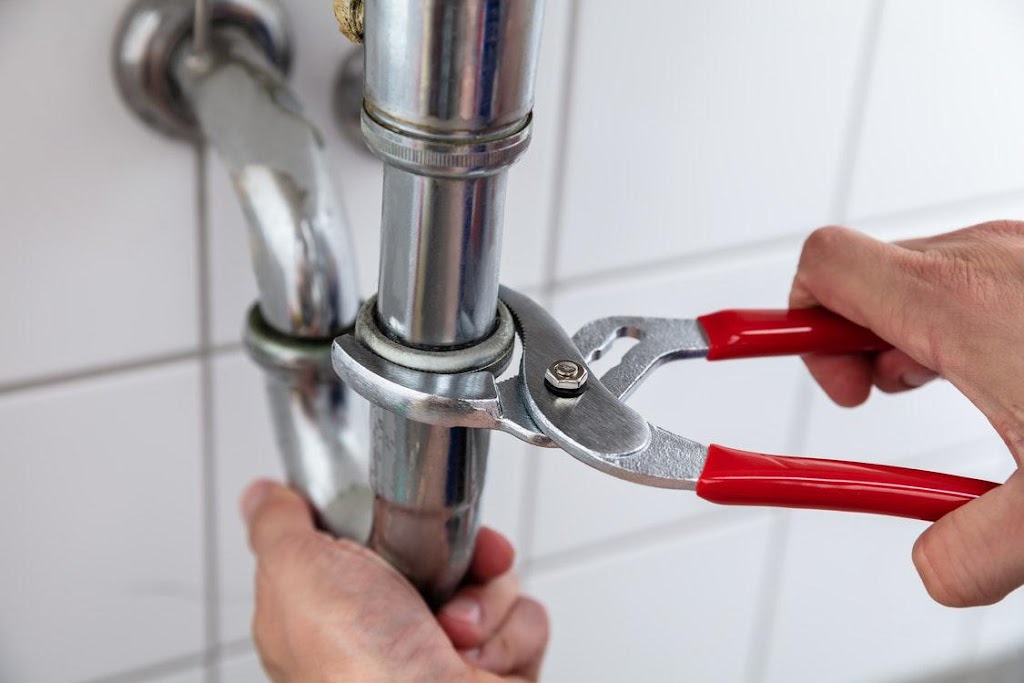 Plumber 007 Plumbing Services Paramount | 16211 Downey Ave UNIT 17, Paramount, CA 90723, USA | Phone: (562) 242-2124