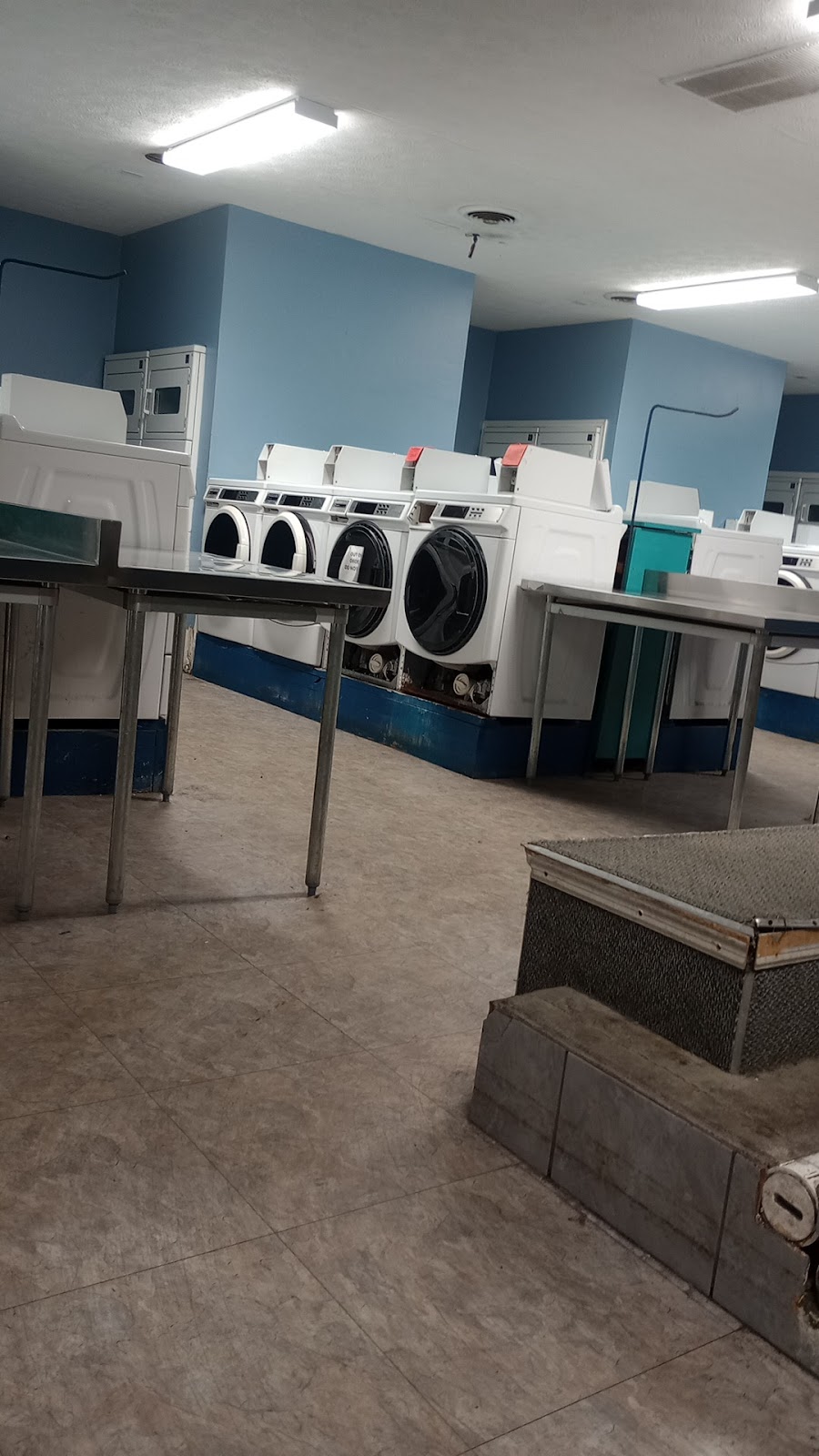 Als Soap & Suds Laundry-Tnnng | 3152 Western Ave # C, Connersville, IN 47331, USA | Phone: (765) 827-6100