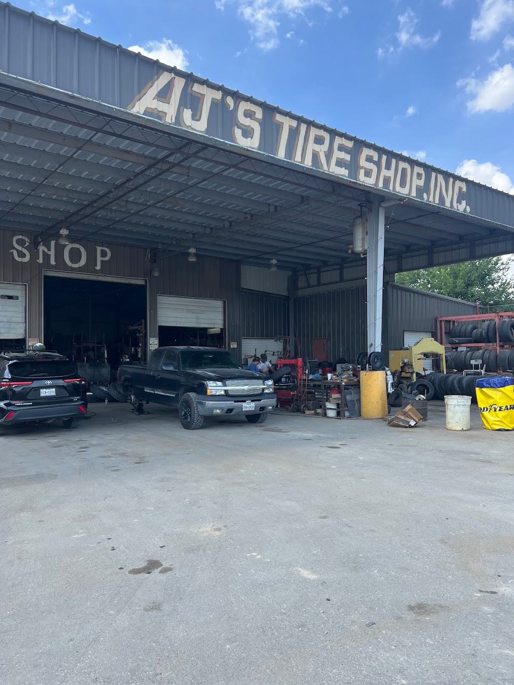 AJs Tires | 14235 I-10 Frontage Rd, Schertz, TX 78154, USA | Phone: (210) 566-6322