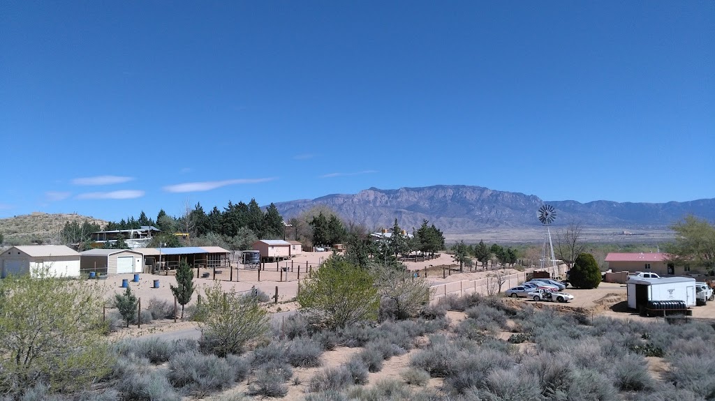 Corrales Suite Lodging | 593 Reclining Acres Rd, Corrales, NM 87048, USA | Phone: (505) 410-3241