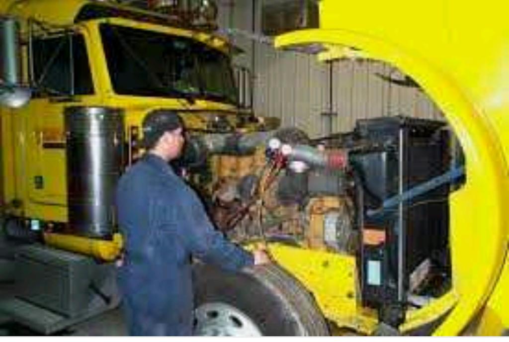 Mr Diesel and Gas Mechanic Roadside Service | 2500 Burnside St, Laredo, TX 78040, USA | Phone: (956) 701-4462