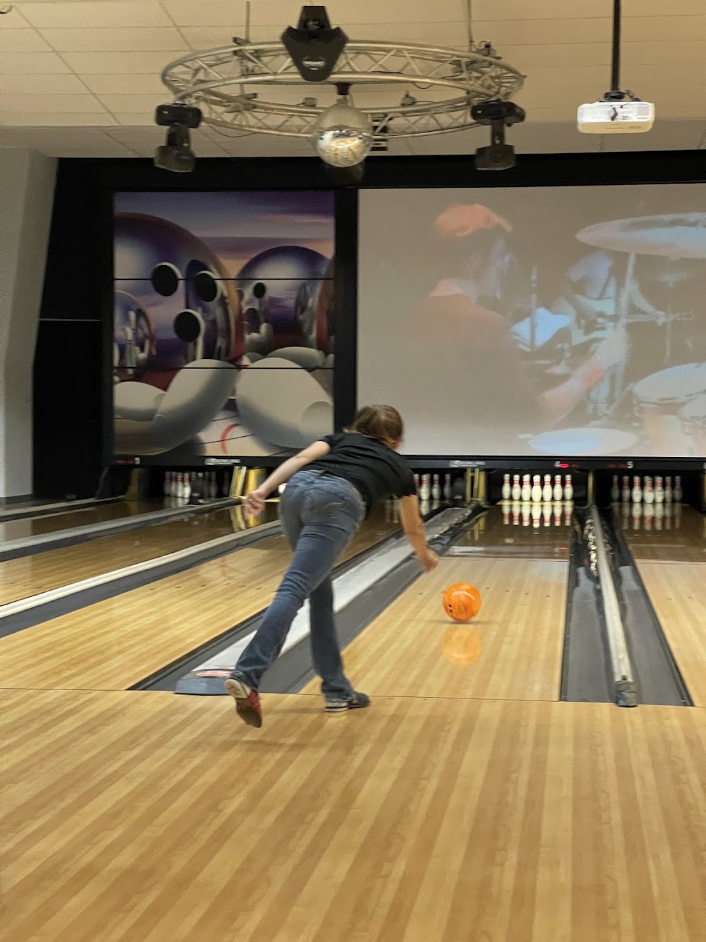 Plaza Lanes | 2641 E State St, Fremont, OH 43420, USA | Phone: (419) 332-1192