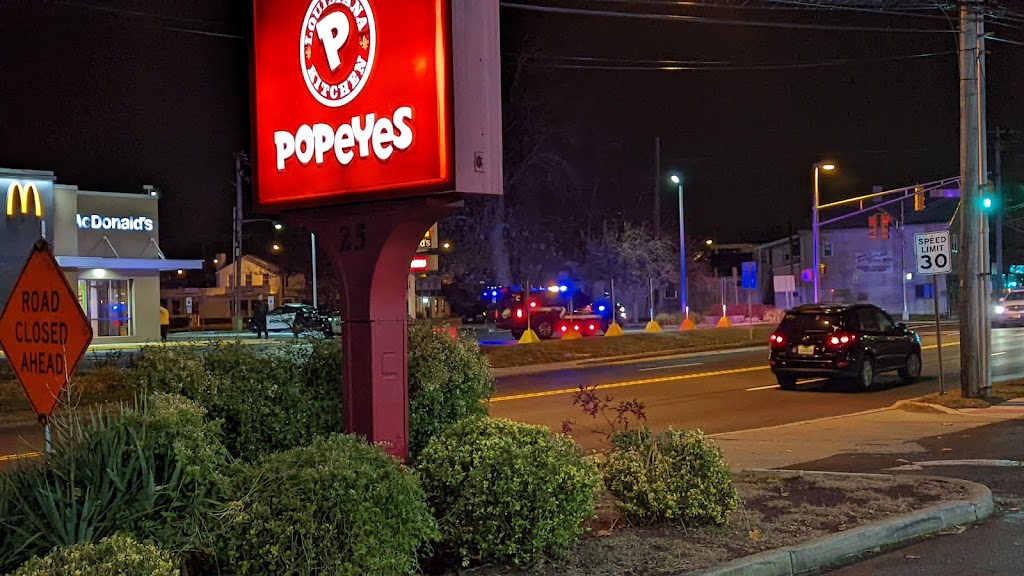 Popeyes Louisiana Kitchen | 25 NJ-35, Eatontown, NJ 07724, USA | Phone: (732) 542-7800