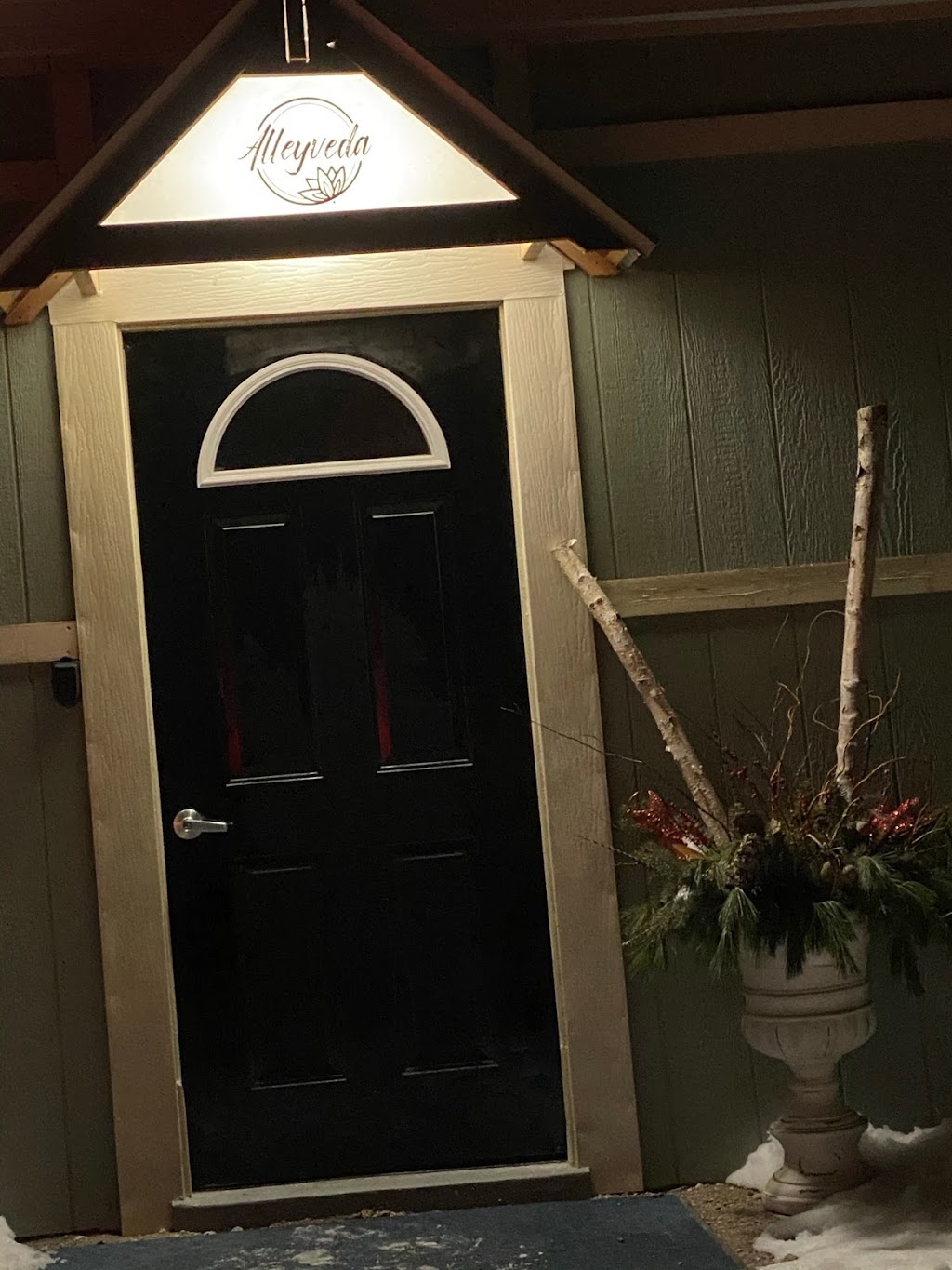 Alleyveda | Alley Entrance, 860 Main St #4, Baldwin, WI 54002, USA | Phone: (715) 760-2955