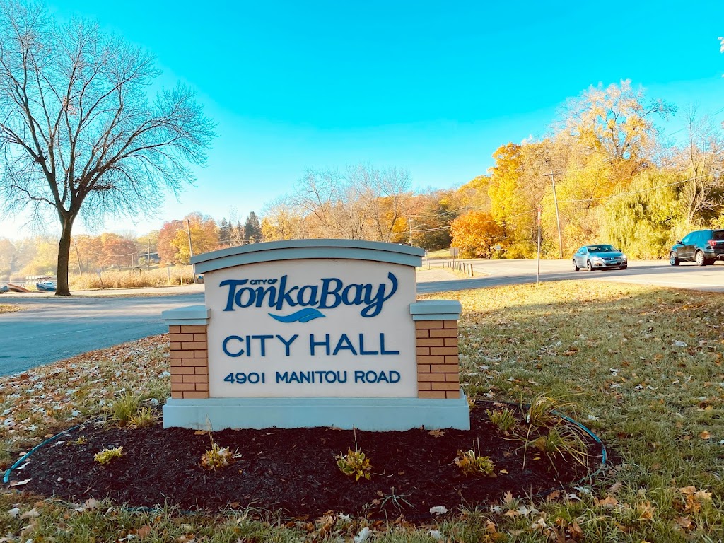 Tonka Bay Town Hall | 4901 Manitou Rd, Excelsior, MN 55331, USA | Phone: (952) 474-7994