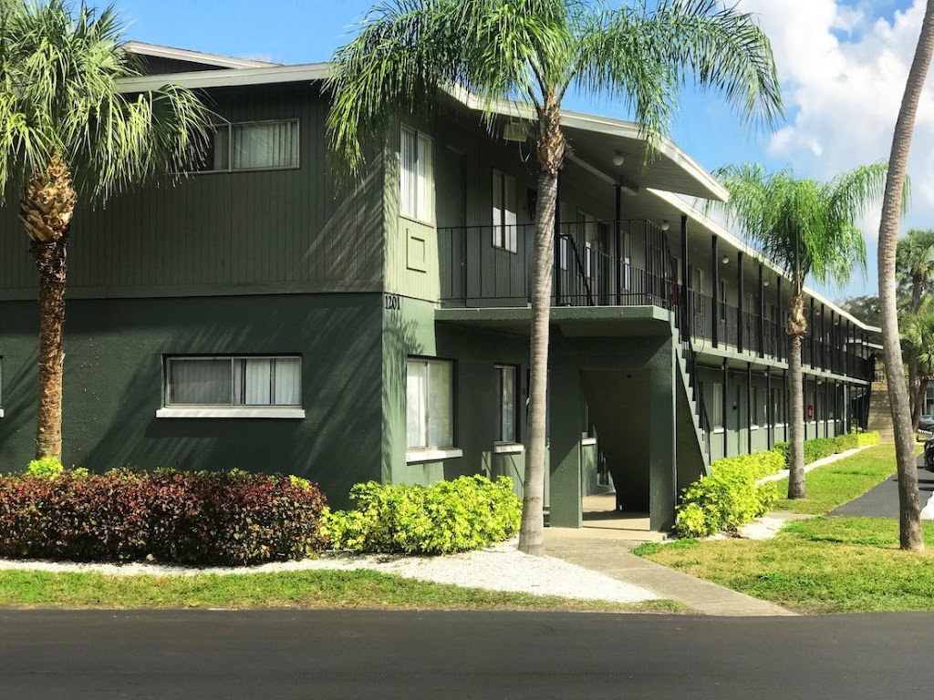 BellaSol Apartments | 1200 Signal Pointe Cir, Sarasota, FL 34237, USA | Phone: (941) 953-2266