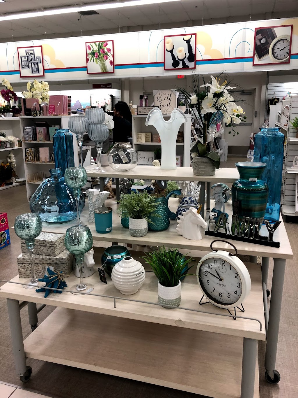 Artists Studio by Serg Jara | 143 W 94th St, Los Angeles, CA 90003, USA | Phone: (213) 769-3215