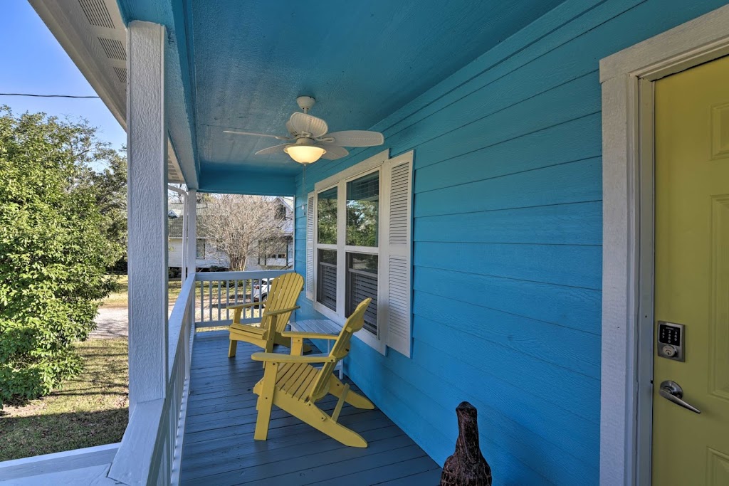 The Galloping Seahorse Guesthouse. | 1206 4th St, Seabrook, TX 77586, USA | Phone: (346) 407-9953