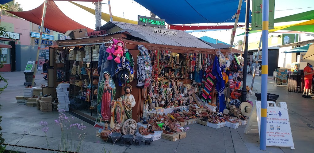 Artesanias El Titere | Plaza del valle kiosco #1, Panorama City, CA 91402, USA | Phone: (818) 912-9351