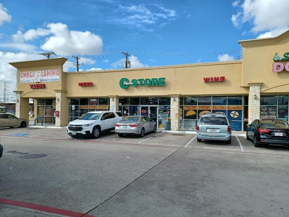 C Store Valero | 111 Continental Ave, Dallas, TX 75207, USA | Phone: (214) 749-5050