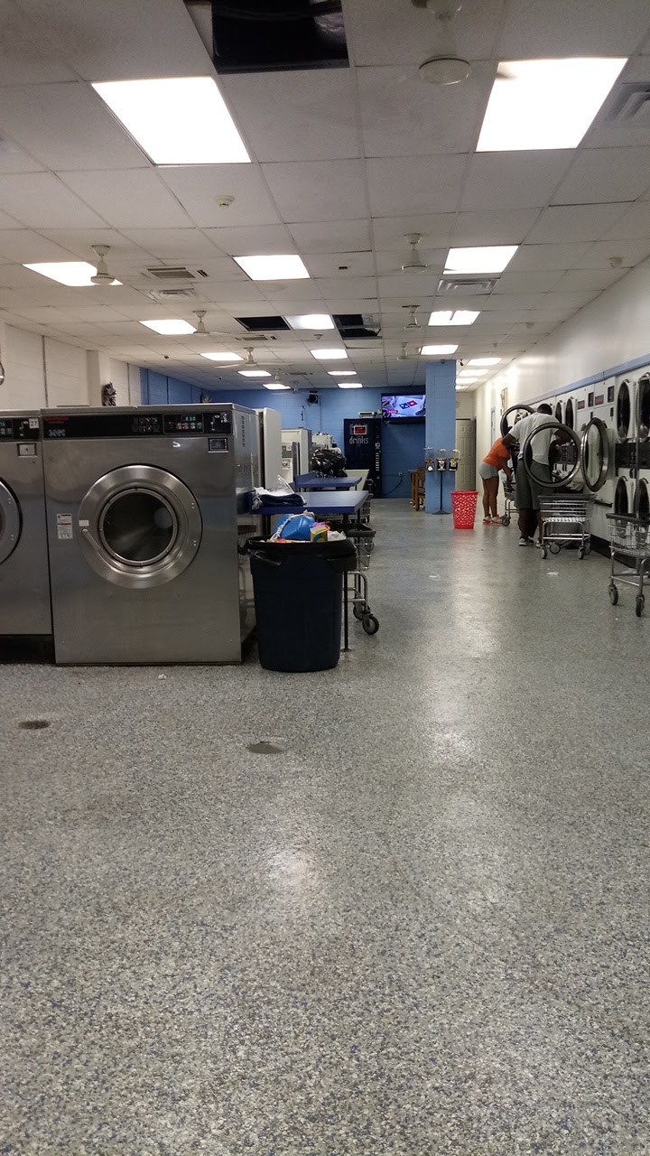 Crafton Ingram Laundromat | 35 Walsh Rd, Pittsburgh, PA 15205, USA | Phone: (412) 922-6090