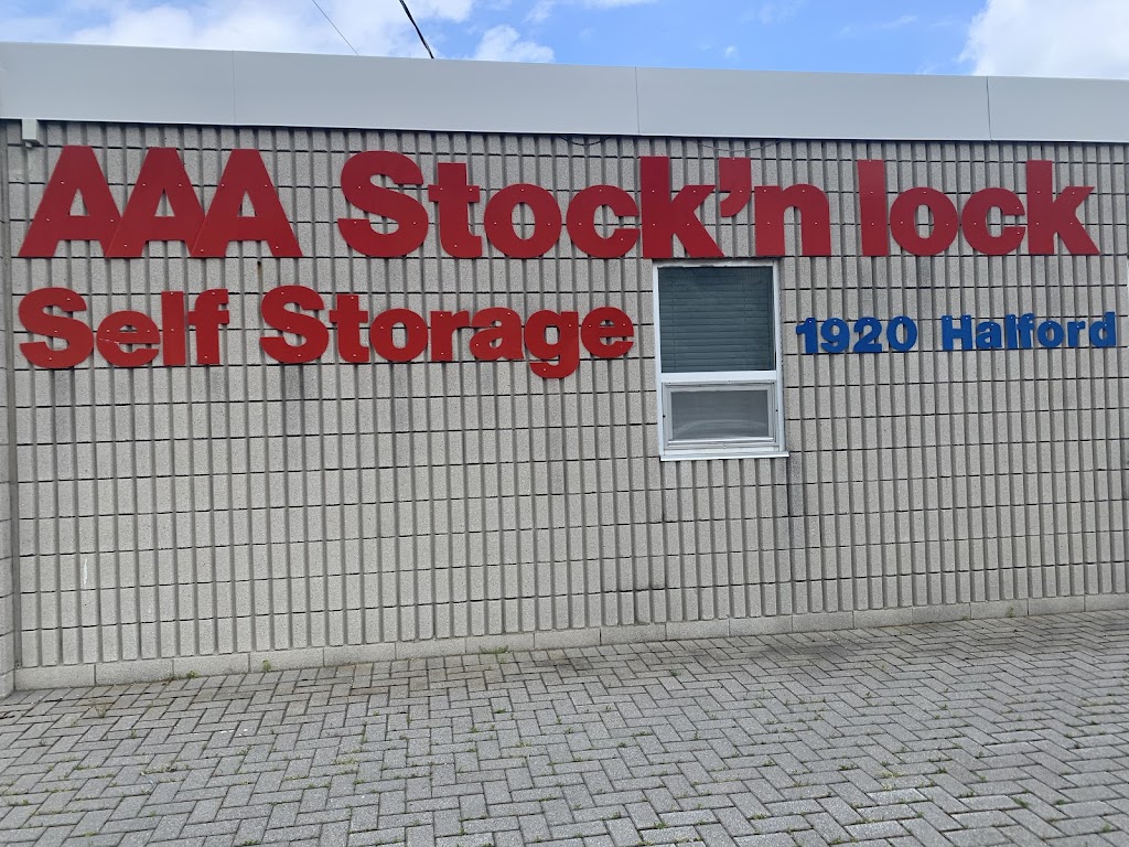 AAA Stock n Lock Self Storage Windsor | 1920 Halford Dr, Windsor, ON N9G 0B8, Canada | Phone: (519) 737-6812