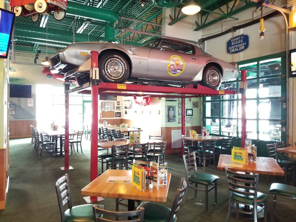 Quaker Steak & Lube | 4900 Transportation Dr, Sheffield, OH 44054, USA | Phone: (440) 934-9464