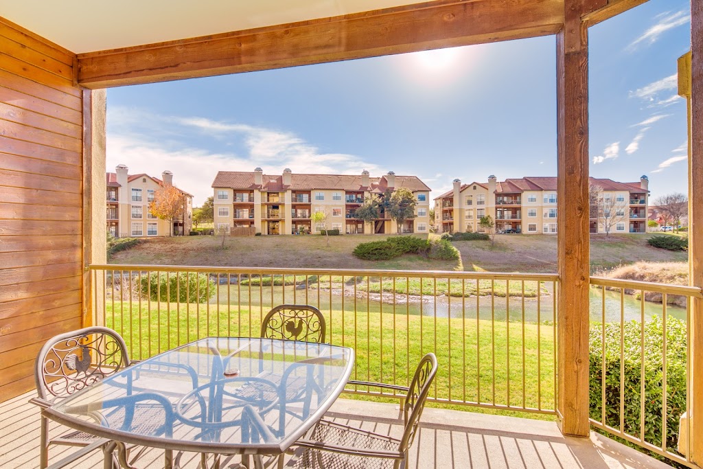 Waters Edge Apartments | 5000 Whitestone Ln, Plano, TX 75024, USA | Phone: (214) 556-2869