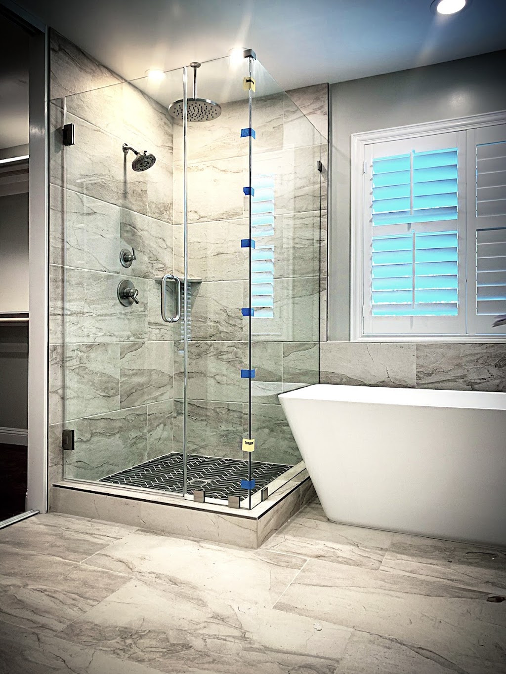 Affordable Frameless Shower Door Inc. | 27601 Forbes Rd Suite #36, Laguna Niguel, CA 92677, USA | Phone: (800) 495-3236