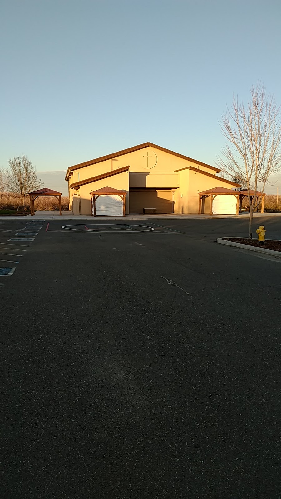 Community Bible Church (Worship Center) | 14143 Yosemite Blvd, Waterford, CA 95386, USA | Phone: (209) 874-2532