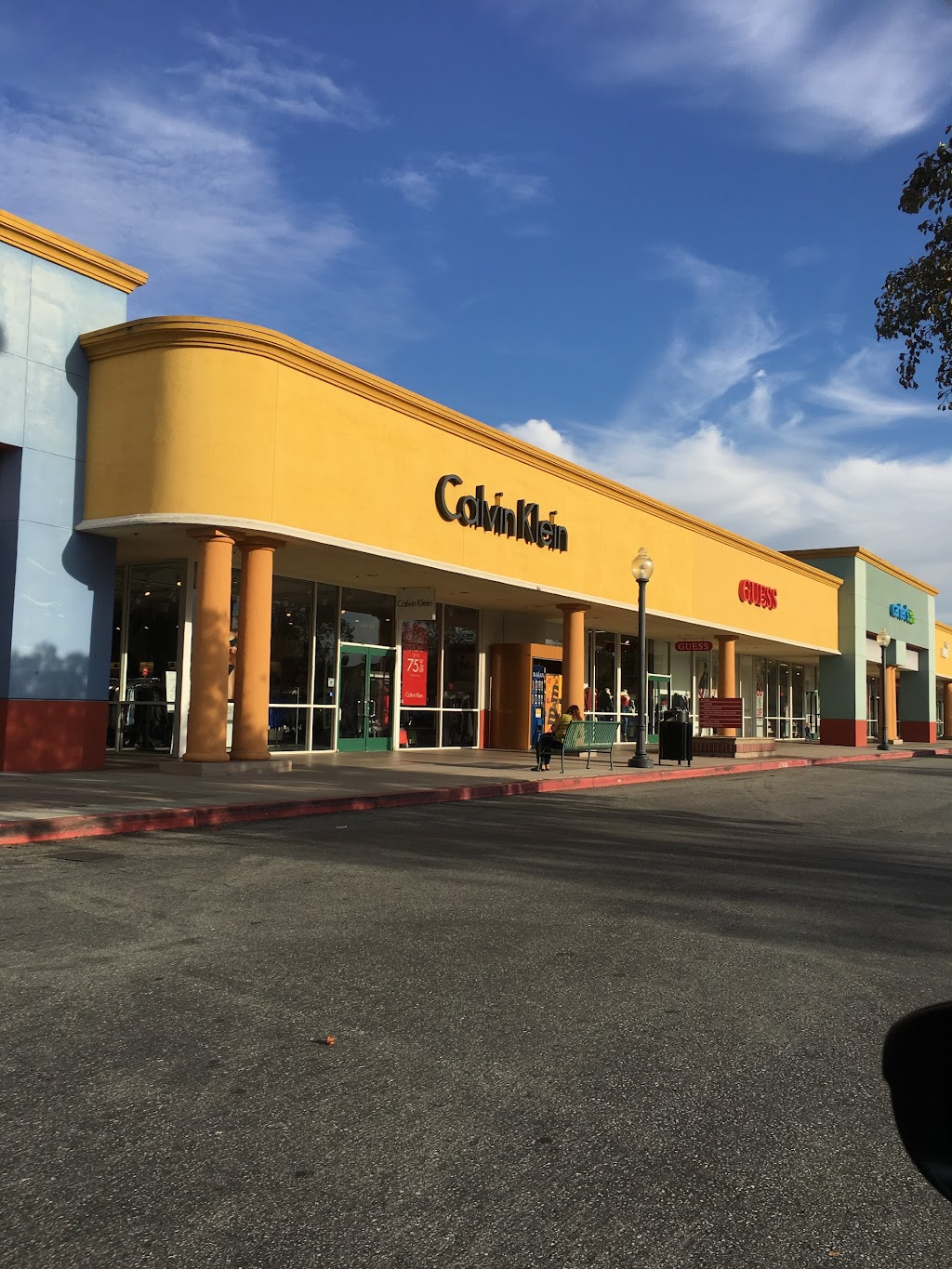 Calvin Klein | 8300 Arroyo Cir Spc #B-250, Gilroy, CA 95020 | Phone: (408) 842-9132