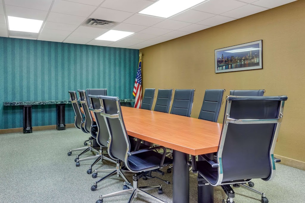 Comfort Suites Oakbrook Terrace near Oakbrook Center | 17W445 Roosevelt Rd, Oakbrook Terrace, IL 60181, USA | Phone: (630) 916-1000