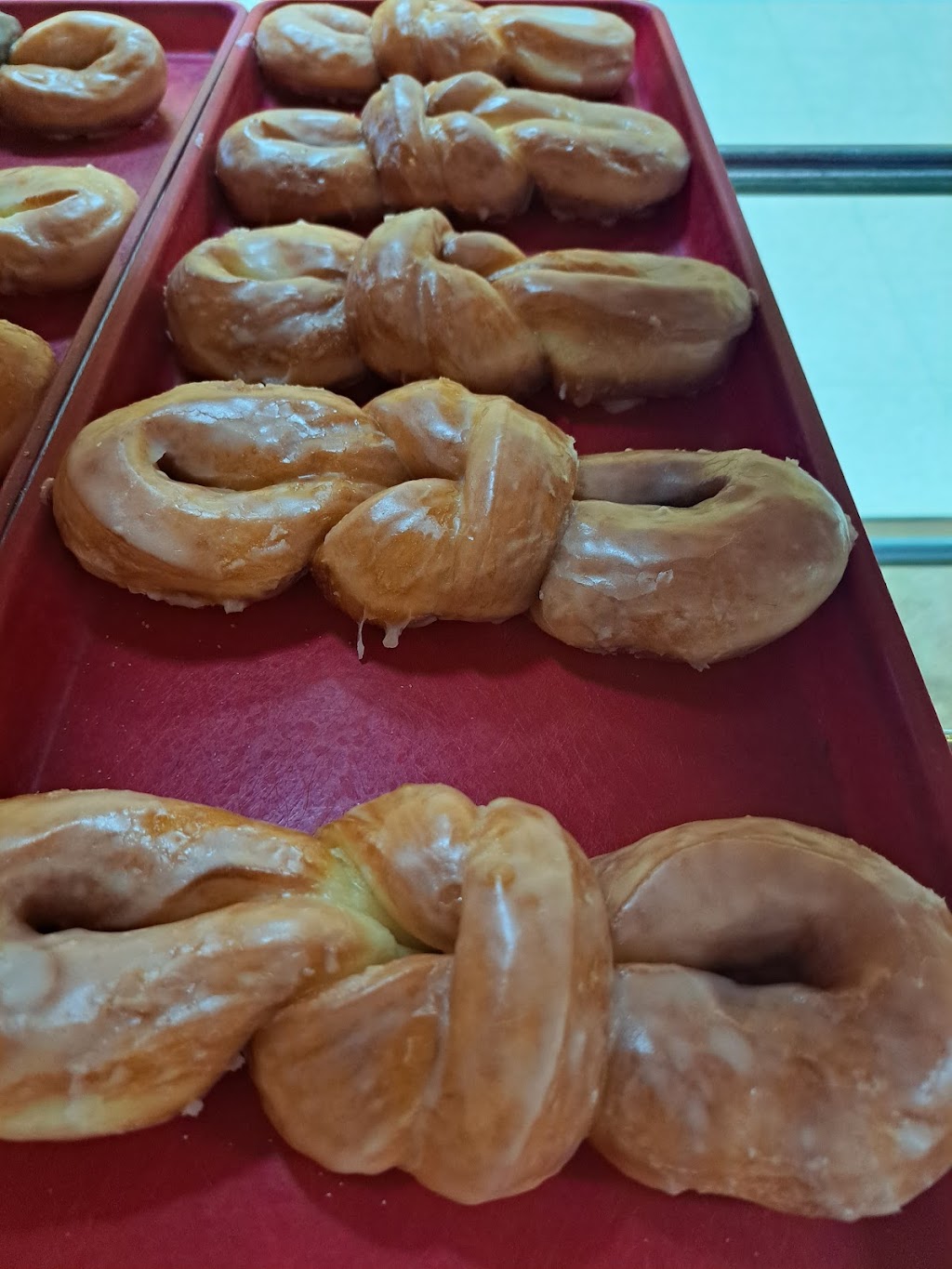 Donut King | 1660 Girod St, Mandeville, LA 70448, USA | Phone: (985) 951-8531