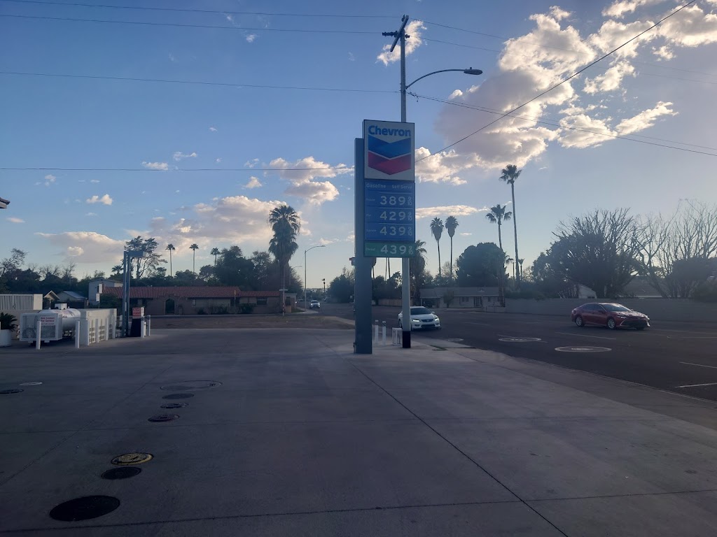 Chevron | Vallombrosa, 5845 N 7th Ave, Phoenix, AZ 85013, USA | Phone: (602) 274-4084