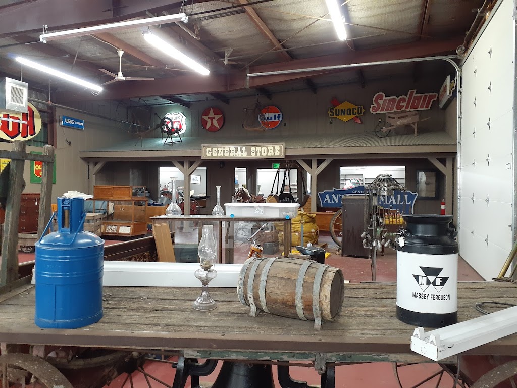 Centerville Antique Mall & Auction House | 200 Union St, Centerville, IN 47330, USA | Phone: (765) 855-5551