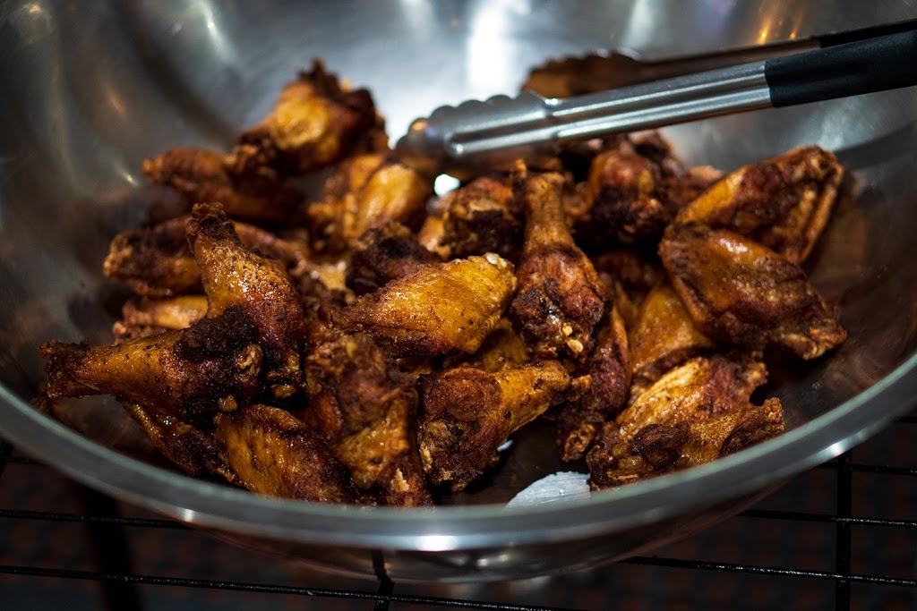 Fatboys Wings & Tings | 1560 NE 165th St, North Miami Beach, FL 33162, USA | Phone: (305) 209-2533