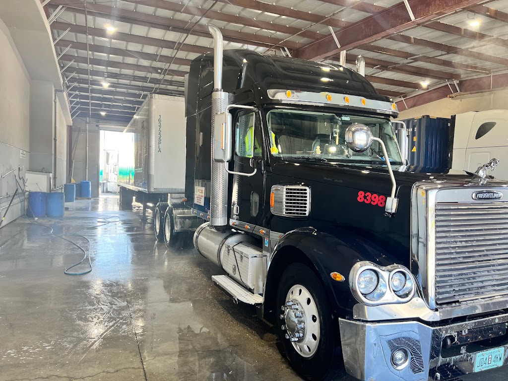 Prime Truck Wash & Service | 220 Park Center Dr, Patterson, CA 95363, USA | Phone: (209) 894-5611