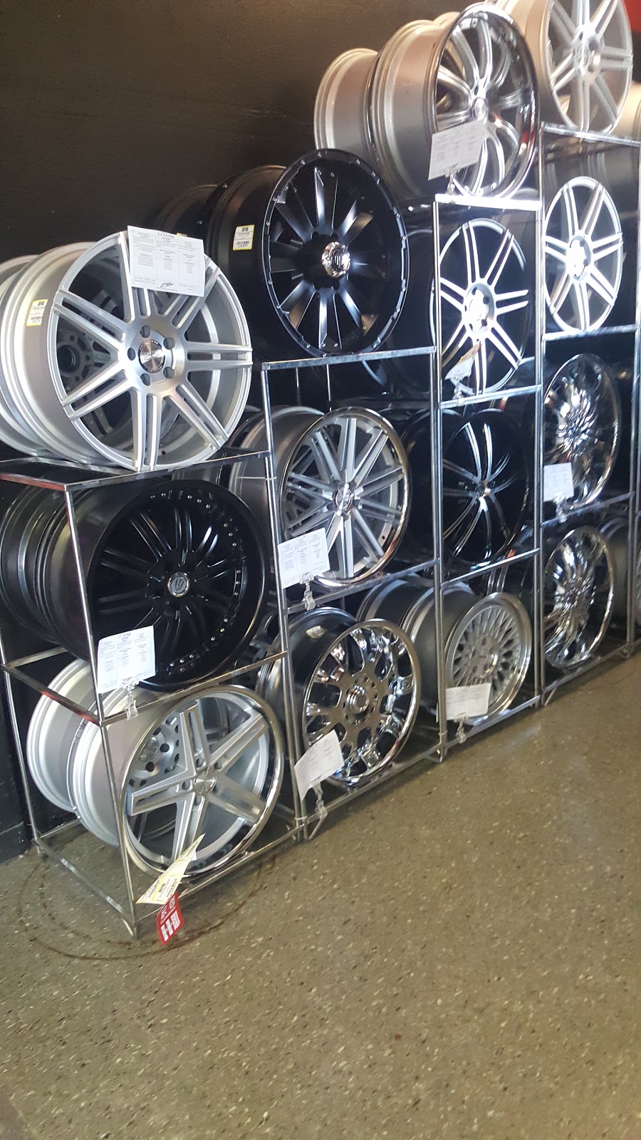 RAW Wheels & Tires | 5325 E Lancaster Ave, Fort Worth, TX 76112, USA | Phone: (817) 446-3444