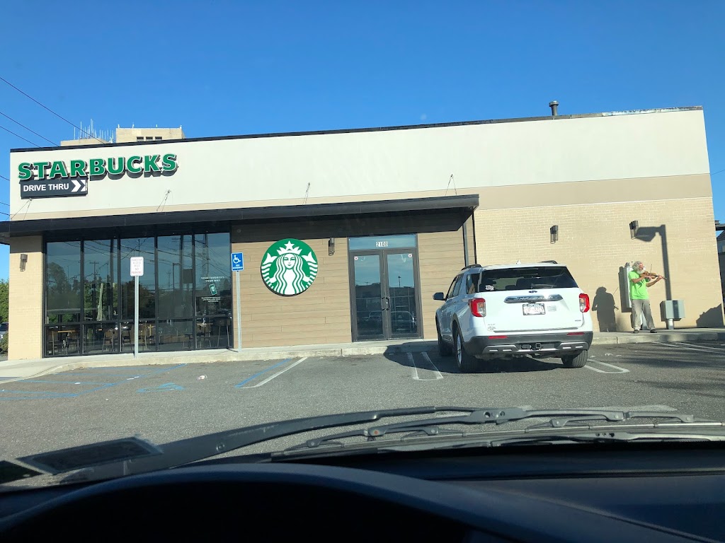 Starbucks | Photo 2 of 10 | Address: 2148 Hempstead Tpke, East Meadow, NY 11554, USA | Phone: (516) 222-2115
