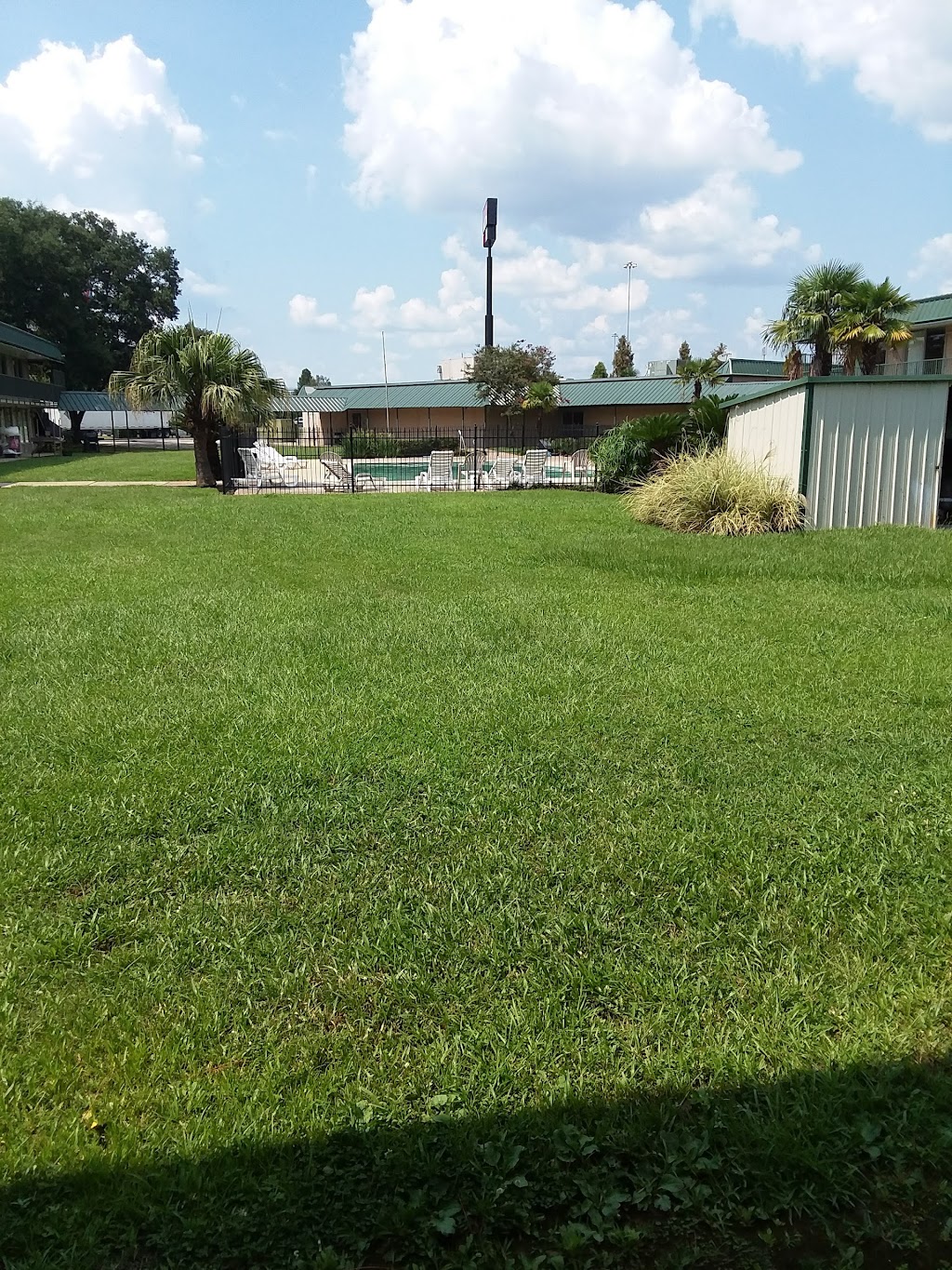 The Audubon Inn | 722 S Lobdell Hwy, Port Allen, LA 70767, USA | Phone: (225) 383-7188