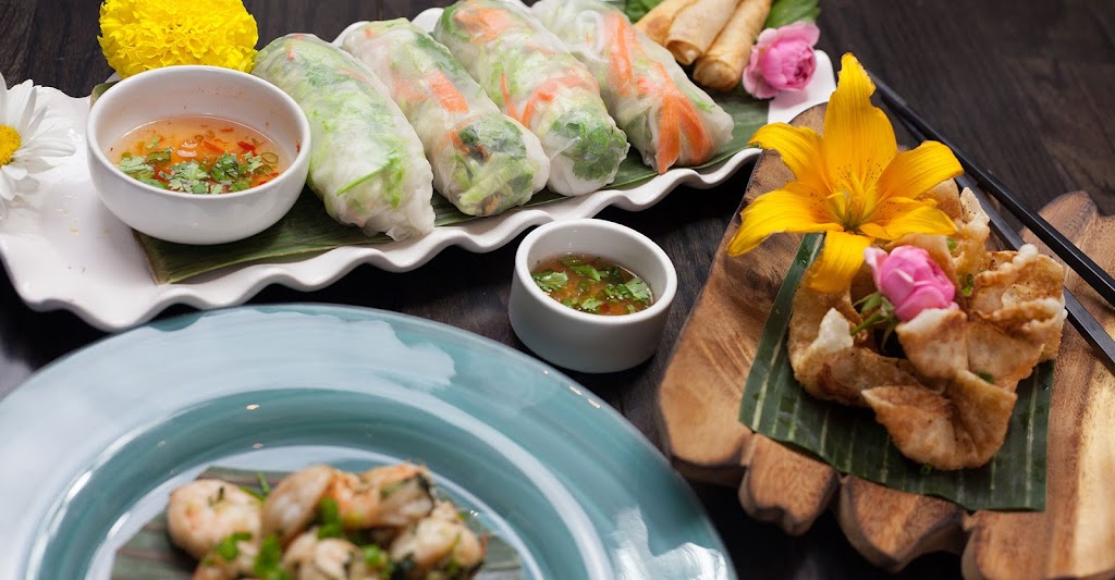 Lao-Thai | 4 Gladstone Ave, Toronto, ON M6J 3K6, Canada | Phone: (416) 855-2028