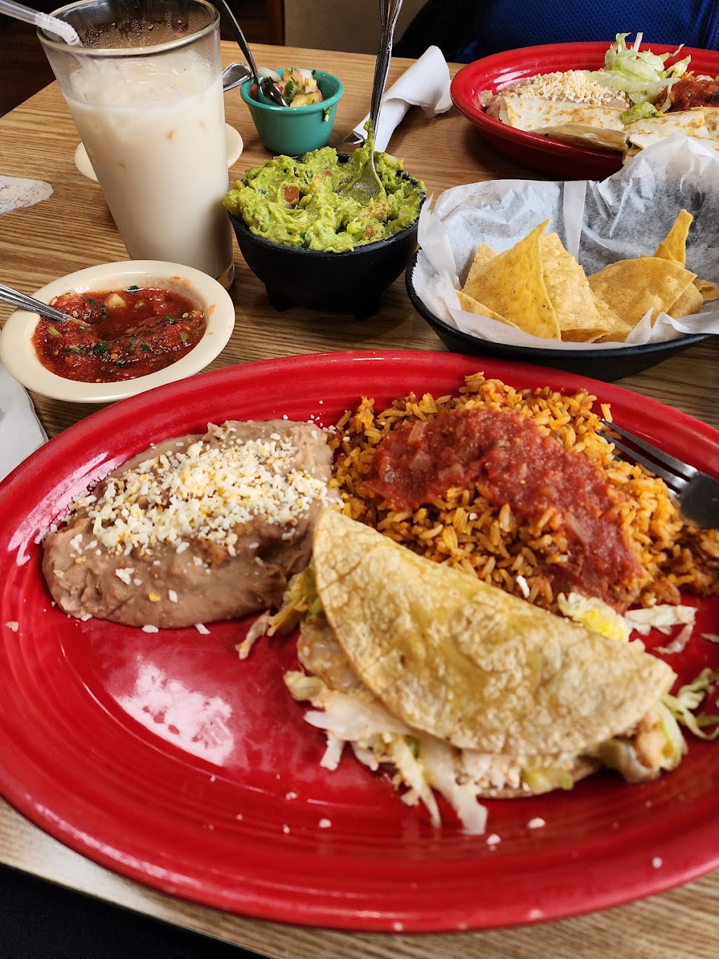 Pepes Mexican Restaurant | 7026 W Archer Ave, Chicago, IL 60638, USA | Phone: (773) 498-8771