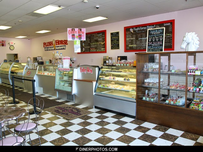 Plush Horse Ice Cream Shop - Tinley Park | 7903 W 171st St, Tinley Park, IL 60477, USA | Phone: (708) 444-1800