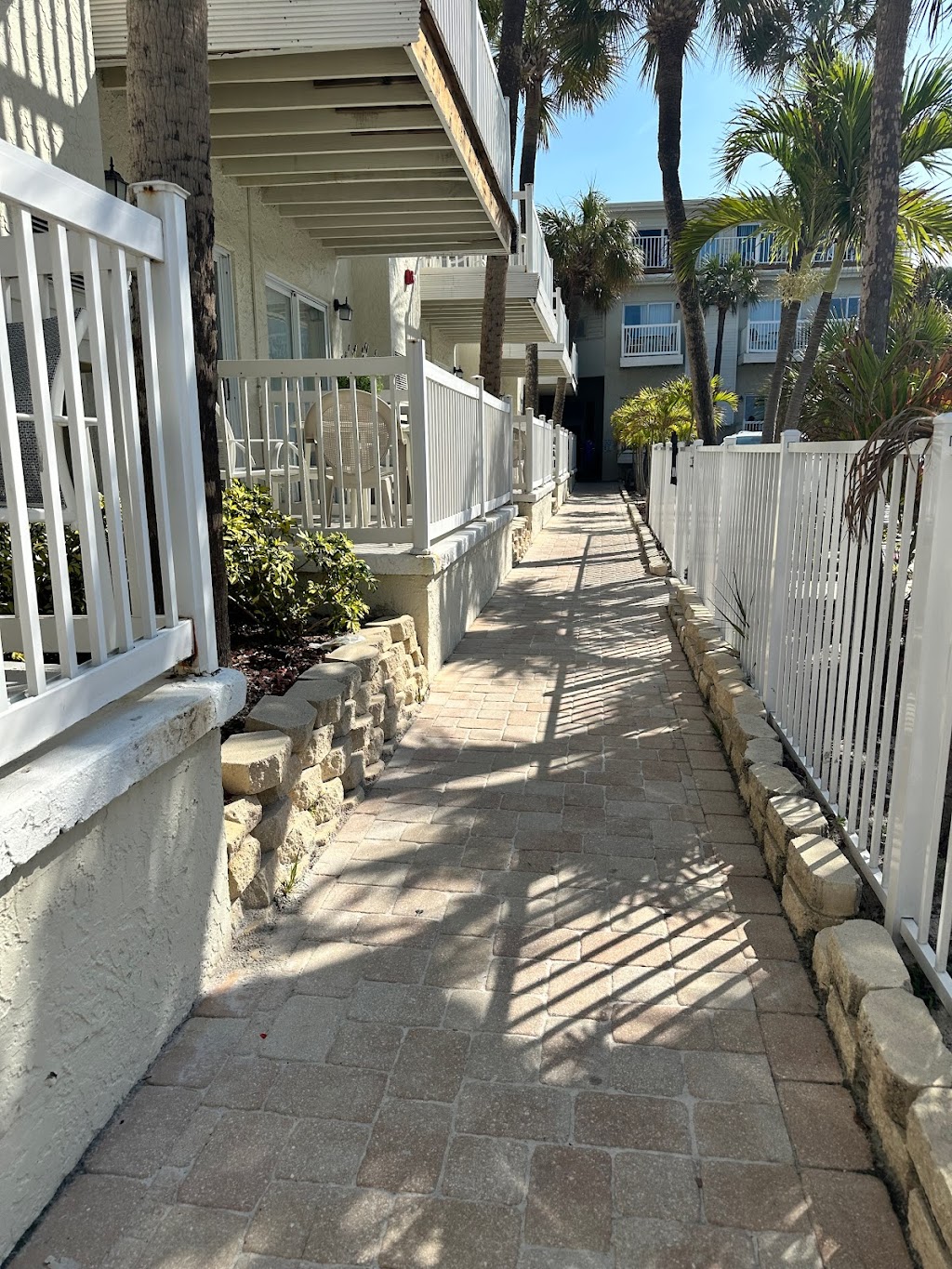 Grand Shores West | 17350 Gulf Blvd, North Redington Beach, FL 33708, USA | Phone: (727) 397-5594