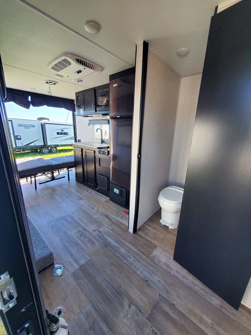 San Antonio RVs | 4144 I-10 West, Seguin, TX 78155, USA | Phone: (830) 401-4146