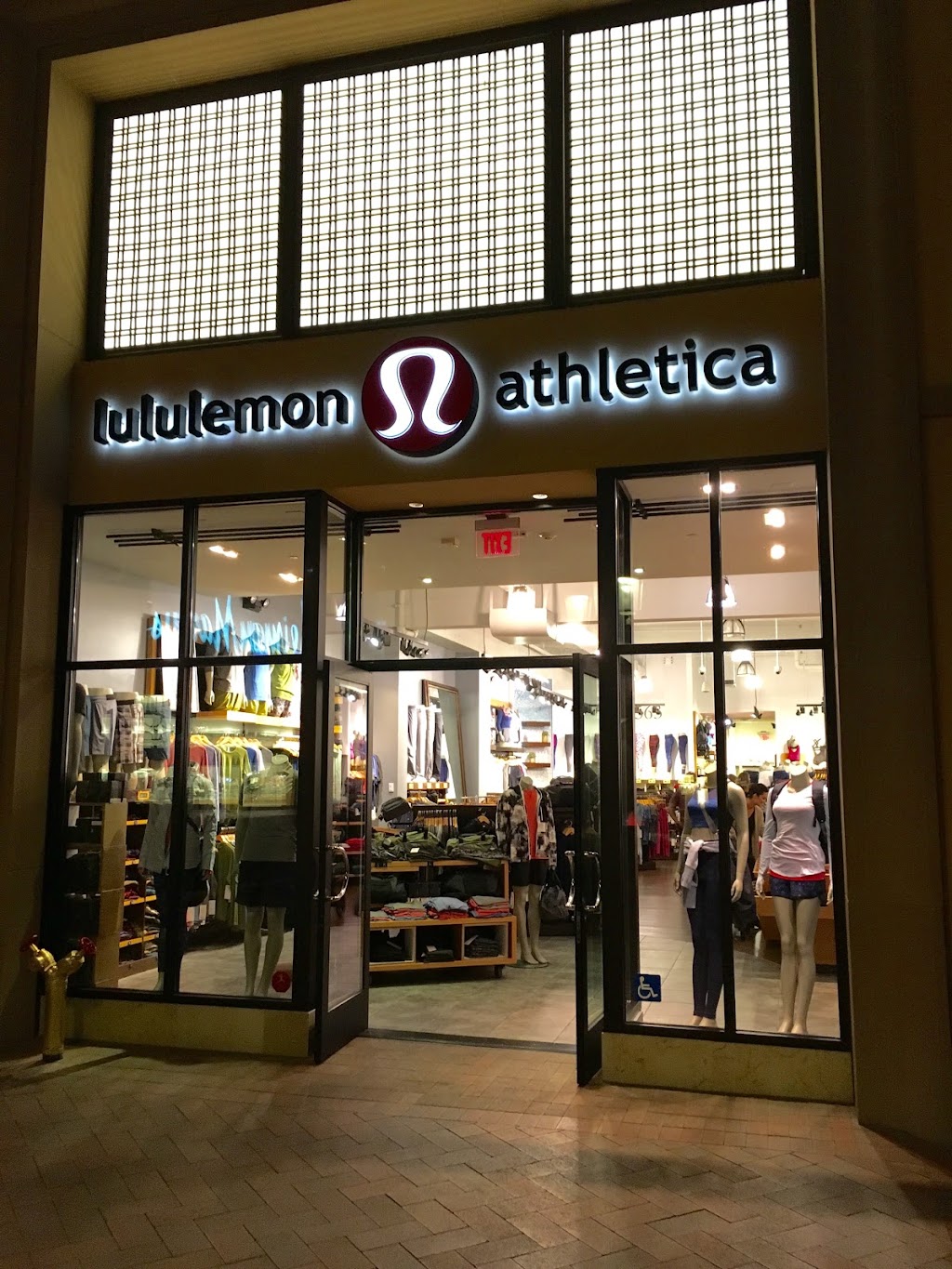 lululemon | 203 Newport Center Dr, Newport Beach, CA 92660, USA | Phone: (949) 749-4693