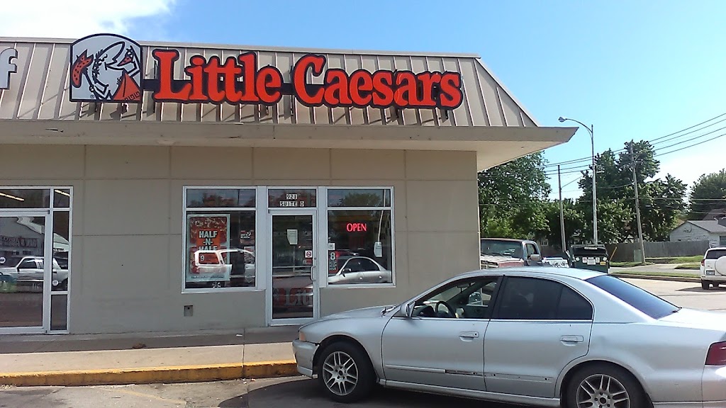 Little Caesars Pizza | 921 E 4th Ave, Hutchinson, KS 67501, USA | Phone: (620) 259-6771