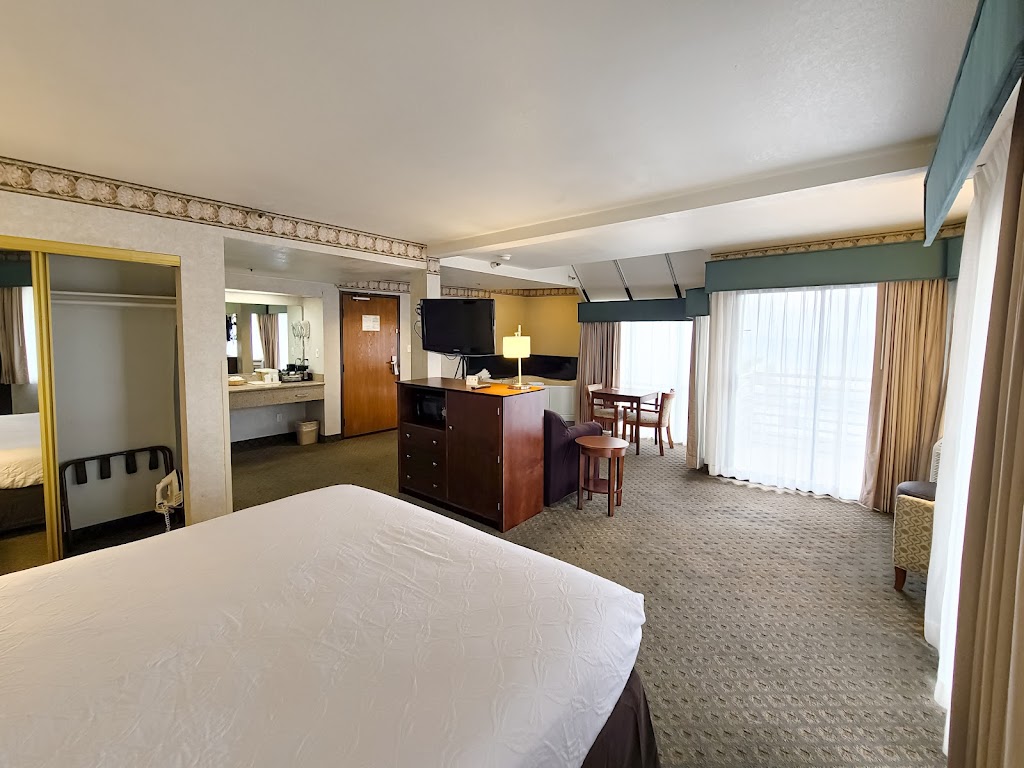 Huntington Beach Inn | 800 E Pacific Coast Hwy, Huntington Beach, CA 92648, USA | Phone: (714) 536-7500