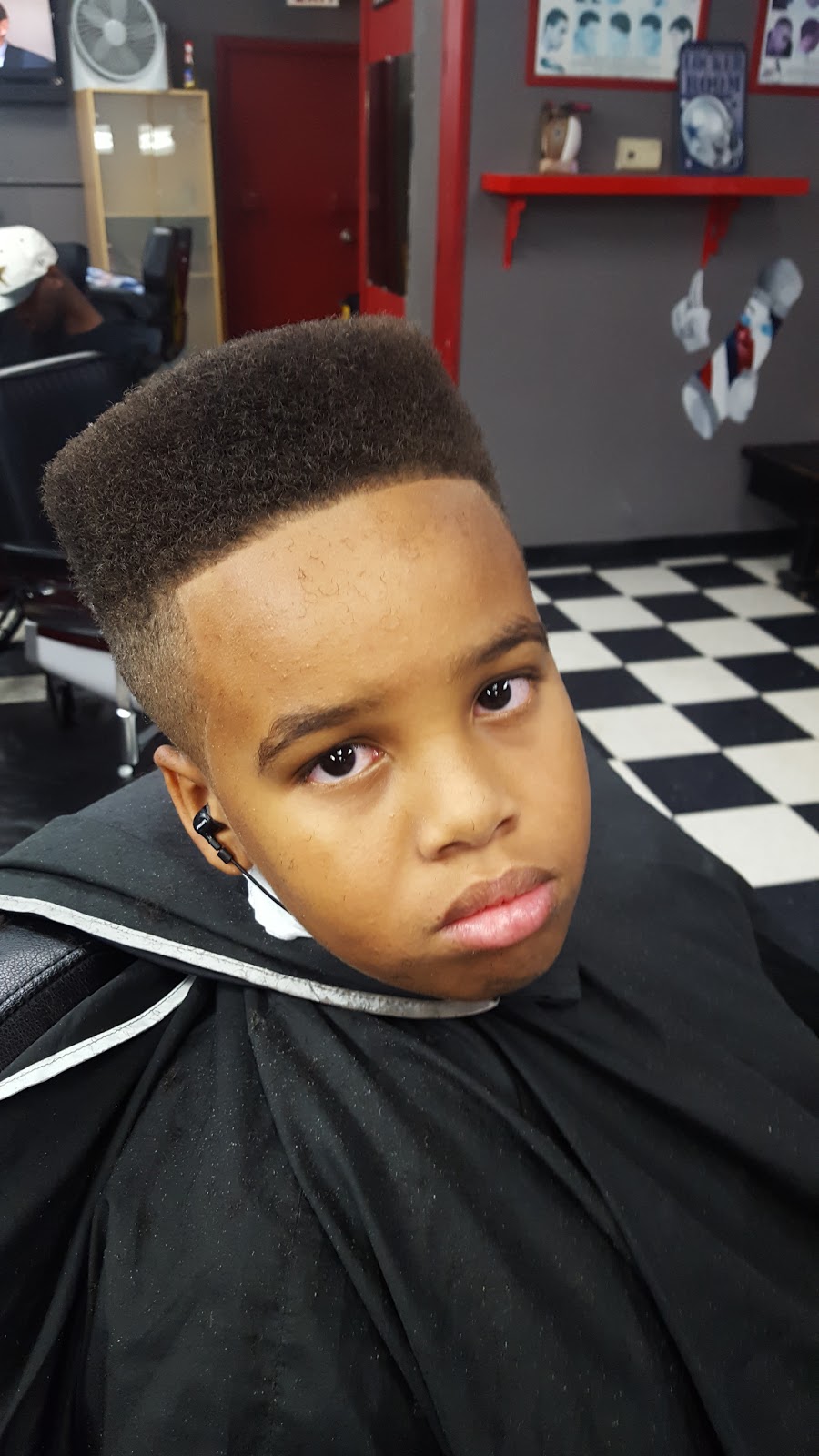 Clanton Cuts | 2650 Midway Rd, Carrollton, TX 75006 | Phone: (214) 673-1919