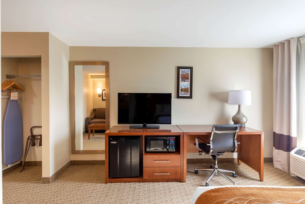 Comfort Inn Kennesaw | 2489 George Busbee Pkwy NW, Kennesaw, GA 30144 | Phone: (770) 499-9200