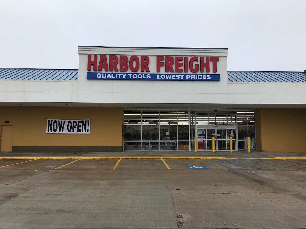 Harbor Freight Tools | 1008 US-82, Gainesville, TX 76240, USA | Phone: (940) 902-8383