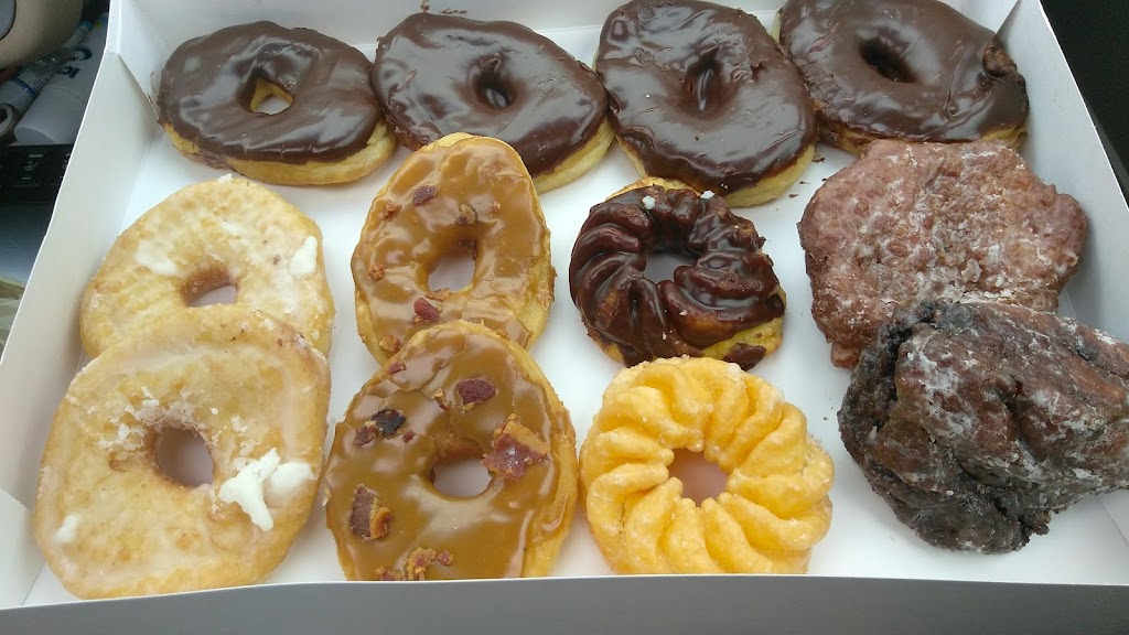 Marys Gourmet Donut Shoppe | 498 Green Ln, Bristol, PA 19007, USA | Phone: (215) 826-9971