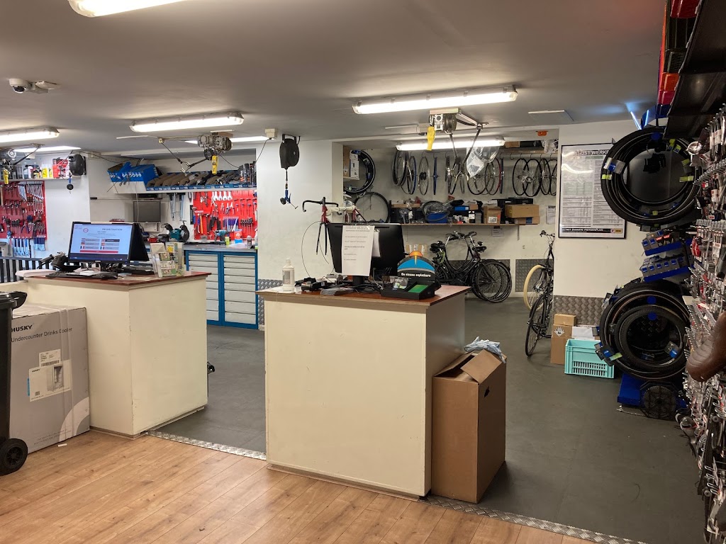 Black Bikes Zuidas | Bike Rental Amsterdam | Gustav Mahlerplein 118, 1082 MA Amsterdam, Netherlands | Phone: 085 273 7454